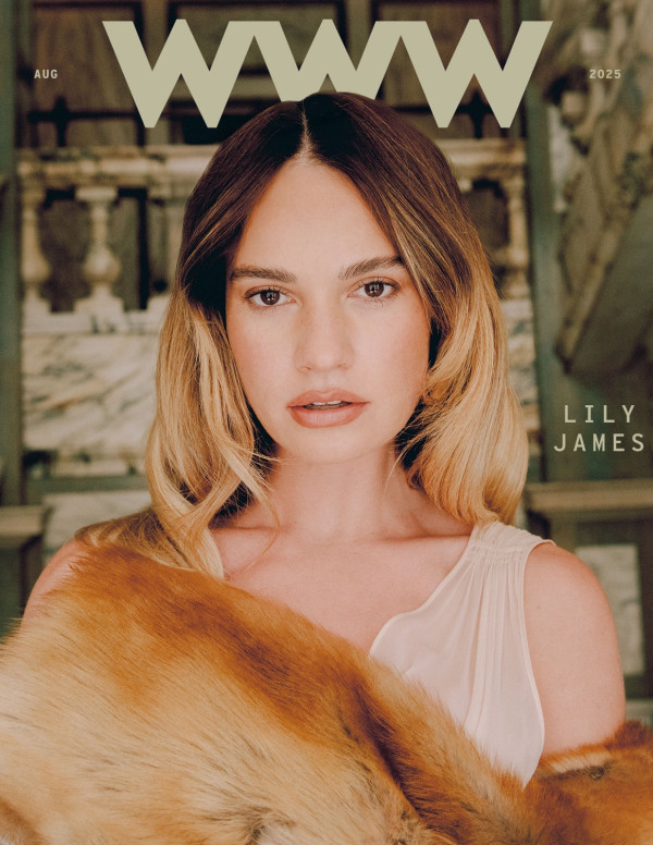 Lily James dans Who What Wear août 2025 en manteau de fourrure