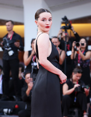 photos Kaitlyn Dever