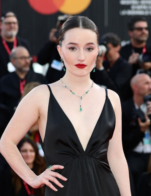 photos Kaitlyn Dever