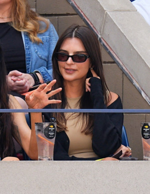 photos Emily Ratajkowski