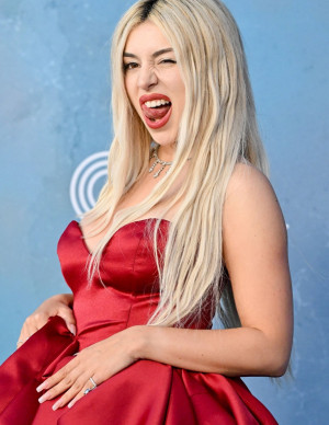 photos Ava Max