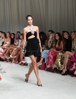 photos Elizabeth Gillies