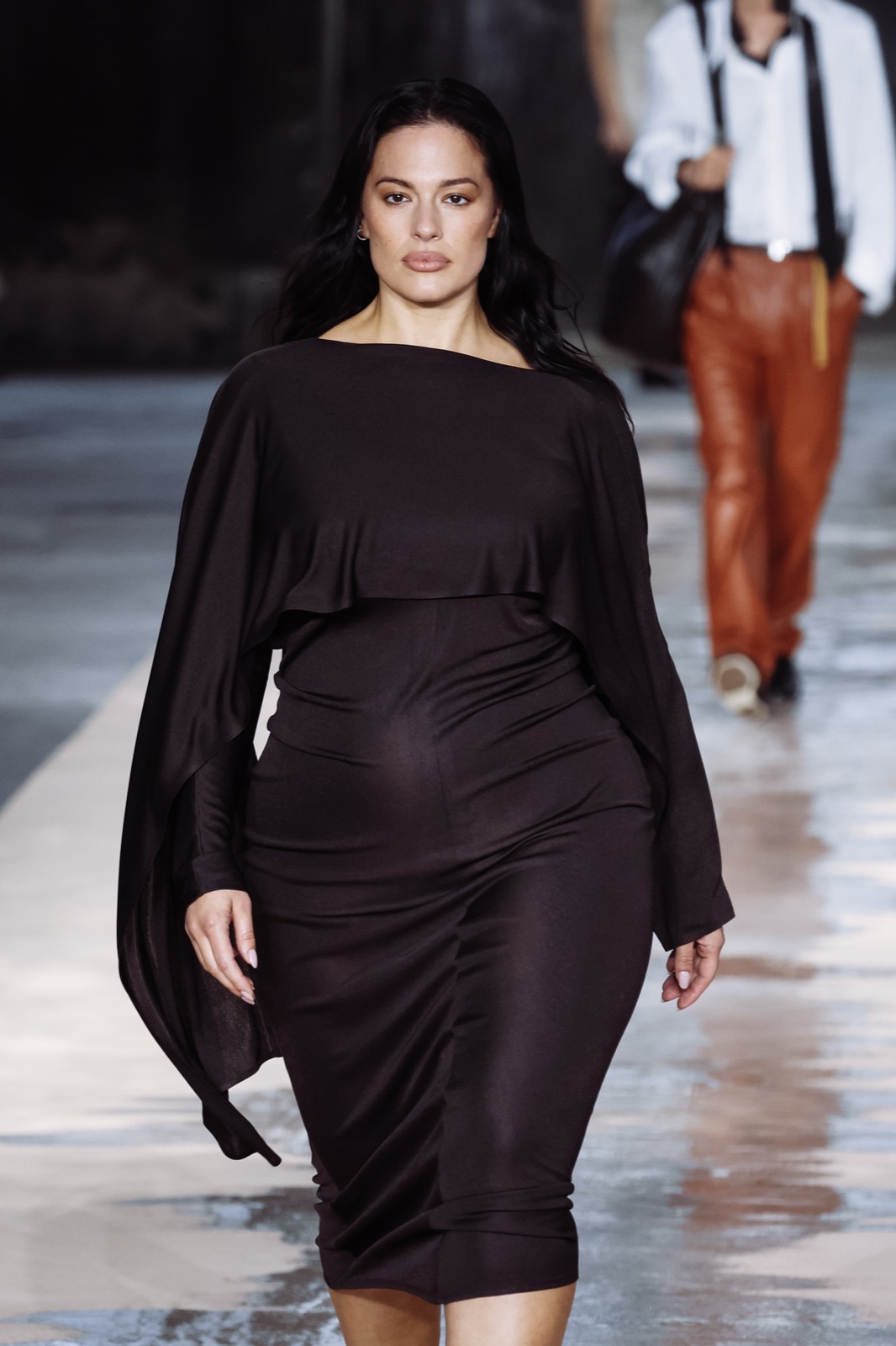 Ashley Graham au défilé Boss à la Fashion Week de Milan