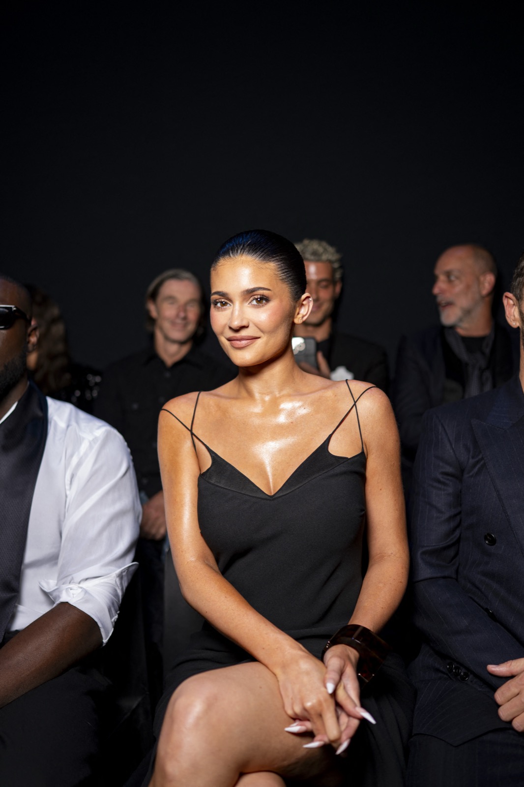 Kylie Jenner au défilé Tom Ford à la Fashion Week de Paris, tentatrice en noir obsédant