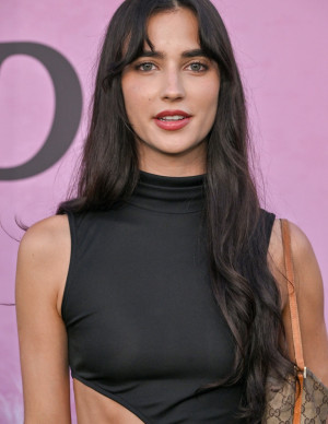 photos Elisha Herbert