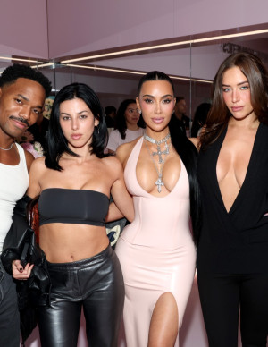 Anastasia Karanikolaou incendie la soirée des 10 ans de Kylie Cosmetics à Los Angeles