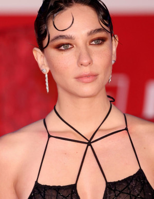 photos Matilda De Angelis