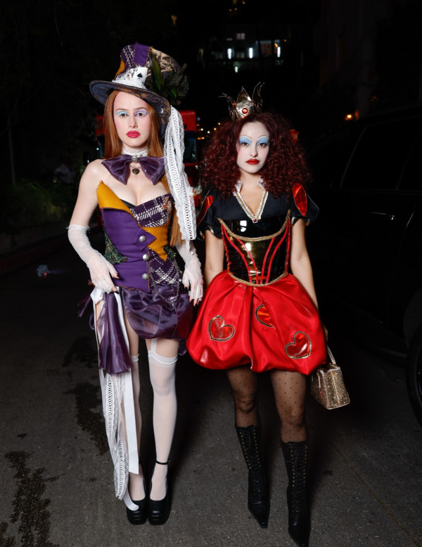 Madelaine Petsch ensorcelle la soirée Halloween de Vas J Morgan à Los Angeles