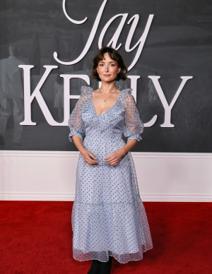 photos Milana Vayntrub