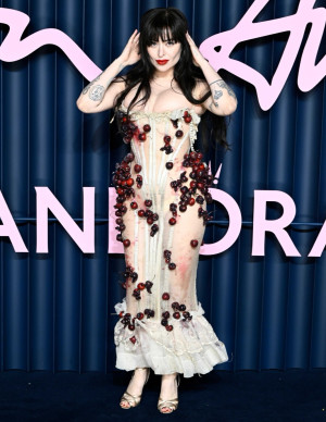 photos Dilara Findikoglu