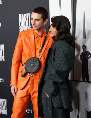 photos Odessa A'zion