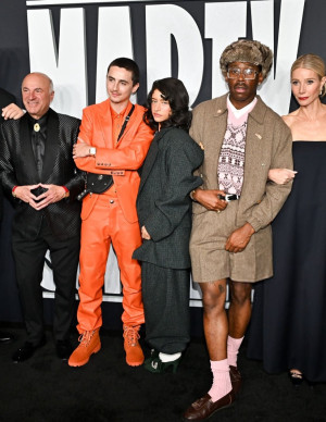 photos Odessa A'zion