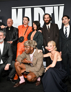 photos Odessa A'zion