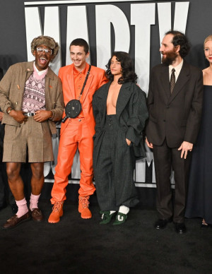 photos Odessa A'zion