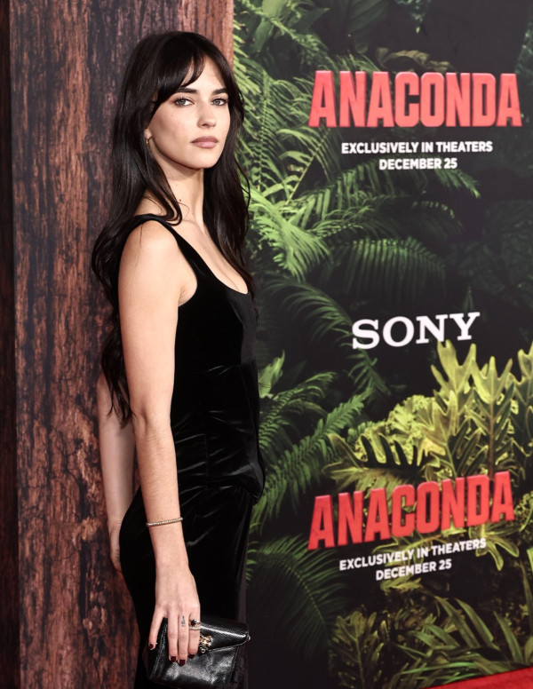 Renee Herbert sur le tapis rouge de la première mondiale d’Anaconda