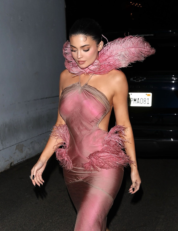 Kylie Jenner à la soirée de Noël Kylie Cosmetics à Sherman Oaks