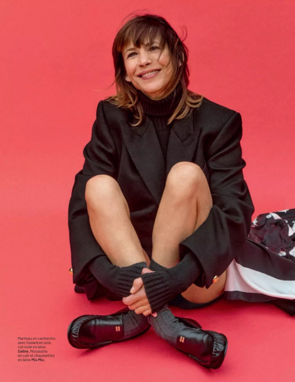 Sophie Marceau pose pour Marie Claire France, cool très étudié