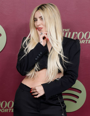 photos Ava Max