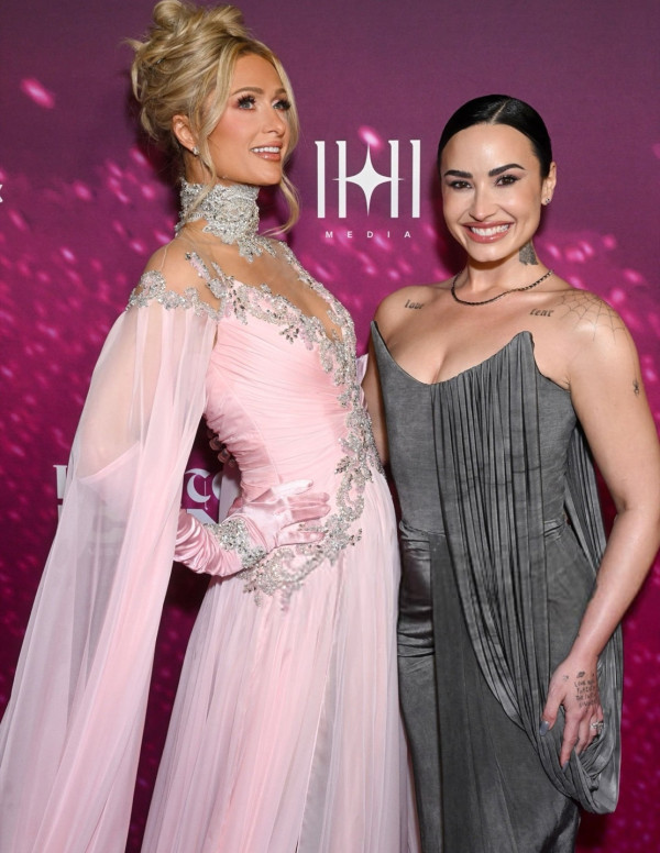 Demi Lovato en mission tendue à la première de Infinite Icon