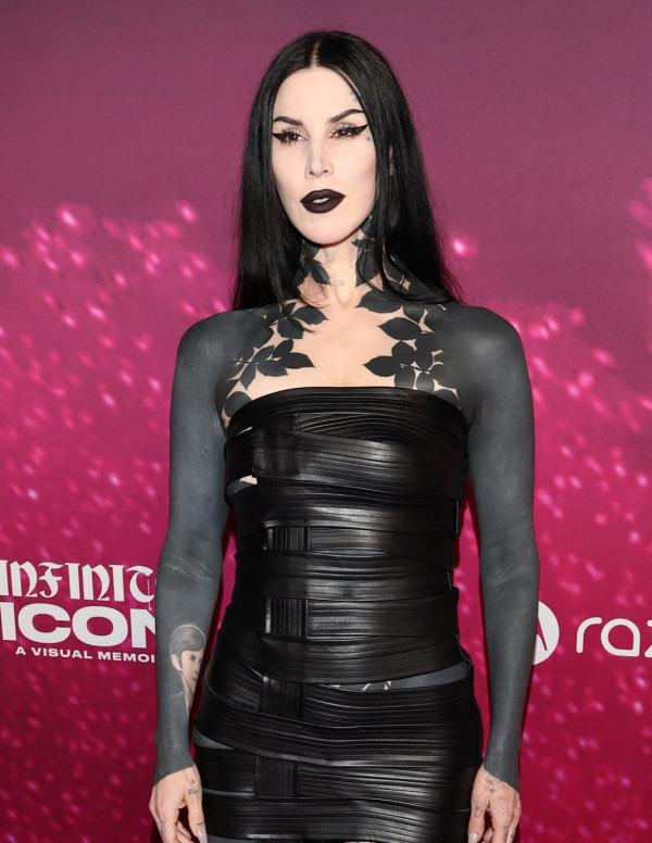 Kat Von D ligotée chic à la première mondiale