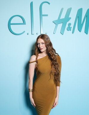 Larsen Thompson à Berlin pour l’expérience immersive H&M et e.l.f
