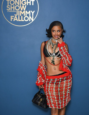 Tyla au Tonight Show avec Jimmy Fallon, filet sous tension