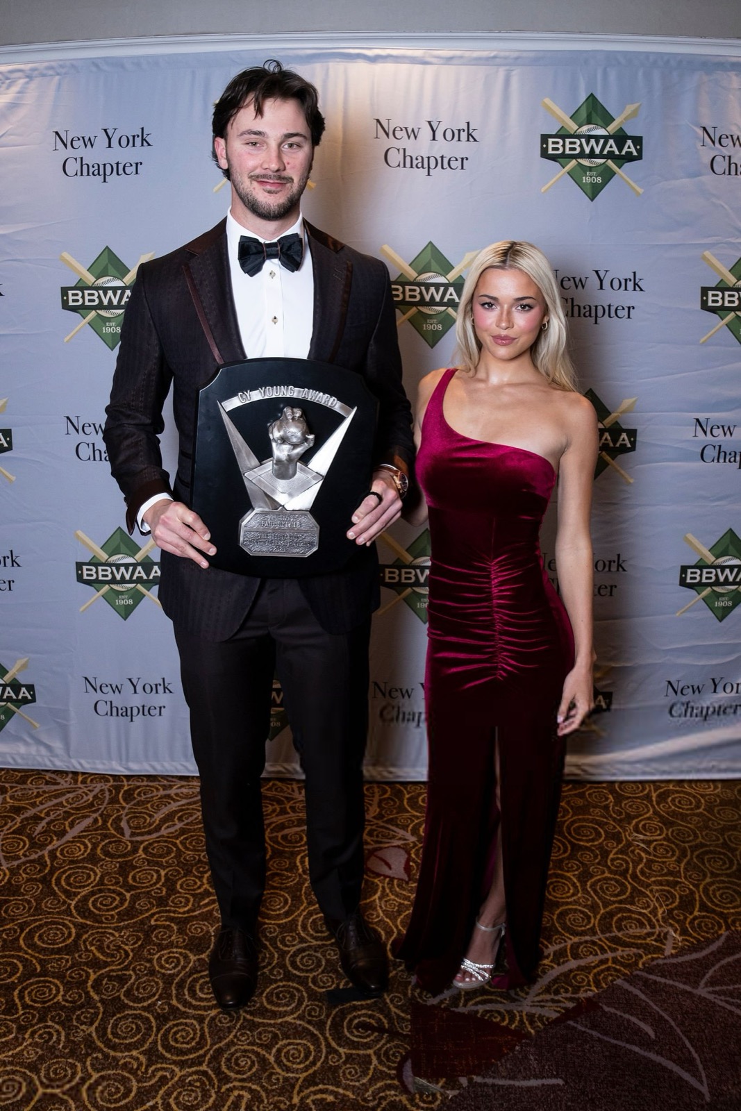 Olivia Dunne minuscule et incendiaire au dîner BBWAA