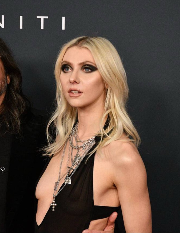 Taylor Momsen au MusiCares 2026, glamour gothique, textile en grève