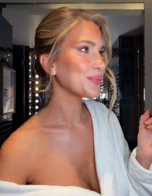 photos Kara del Toro