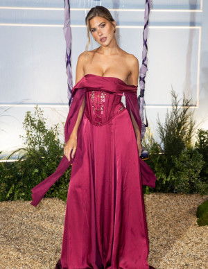 photos Kara del Toro