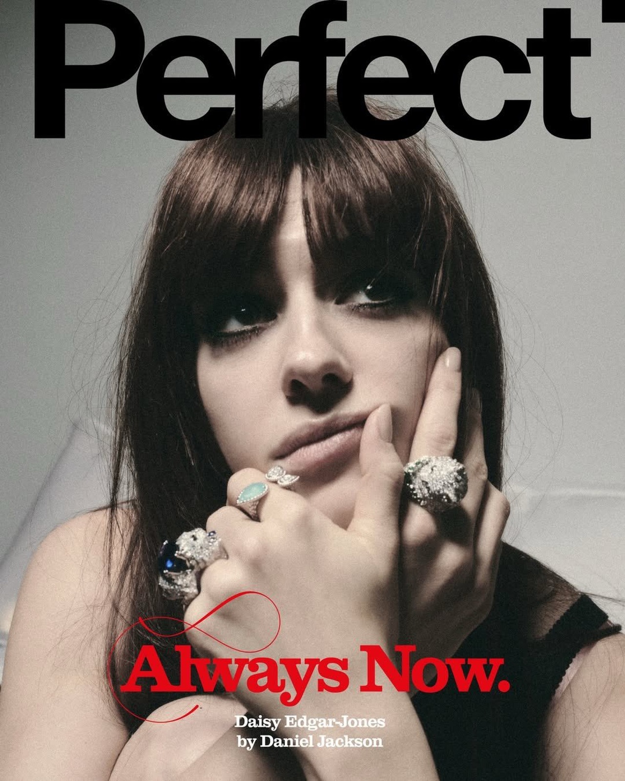 Daisy Edgar-Jones pose pour Perfect Magazine, et le studio oublie soudain le mot “professionnel”