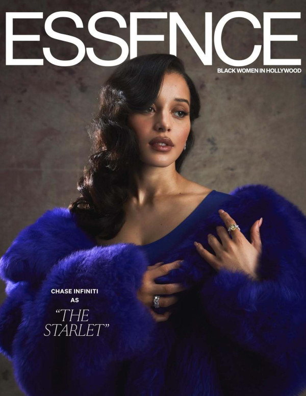 Chase Infiniti en shooting pour Essence, Hollywood découvre une nouvelle star