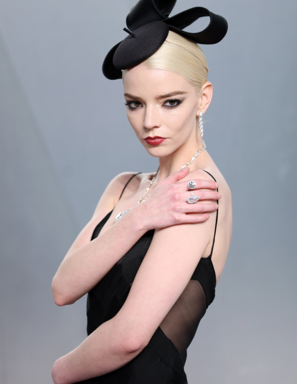 Anya Taylor-Joy à la soirée Vanity Fair, le noir a perdu tout contrôle