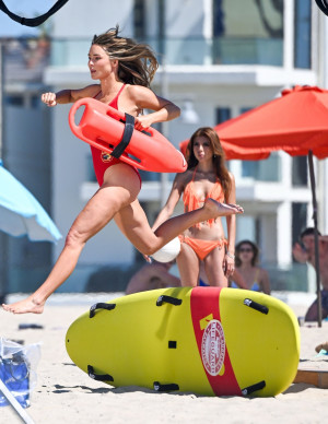 photos Hassie Harrison