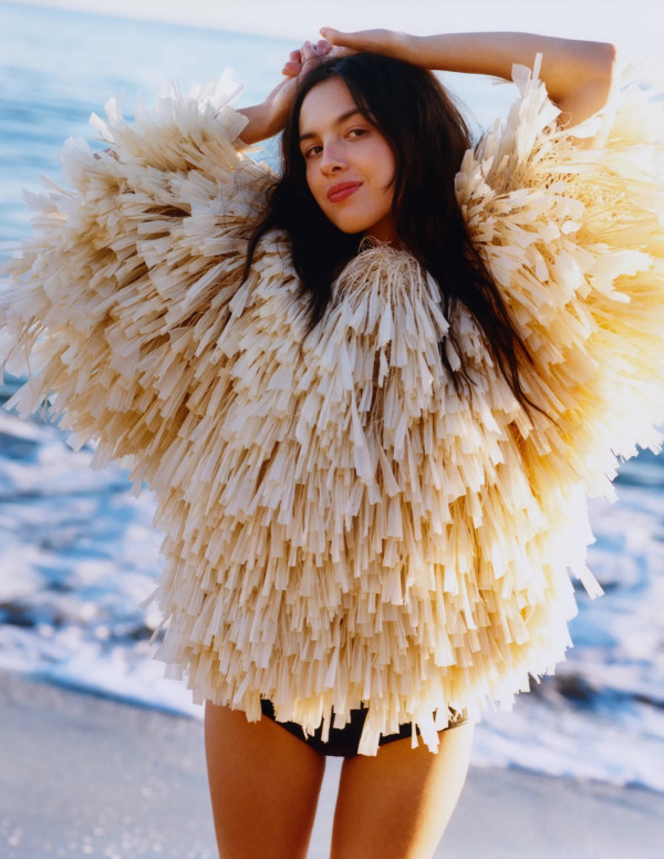 Olivia Rodrigo en séance magazine, elle a transformé la plage en crise chic