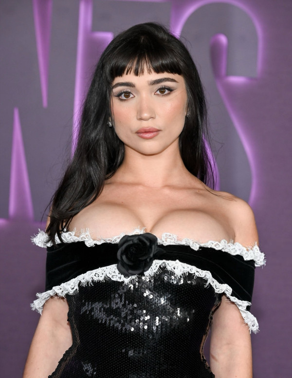 Rowan Blanchard fait taire le tapis violet d’un seul regard