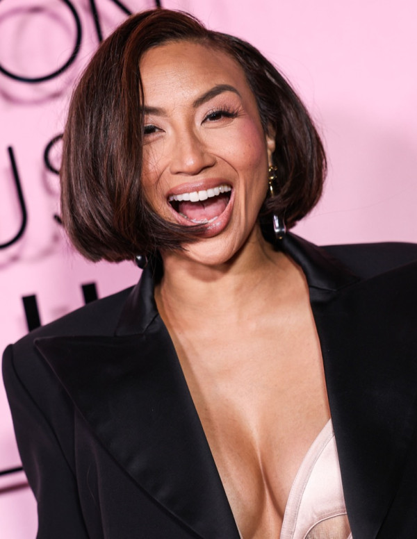 Jeannie Mai fait chavirer Fashion Trust U.S. avec un chic carnassier