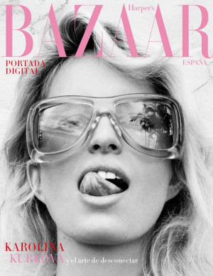 Karolina Kurkova s’offre une échappée chic et fait grimacer la tranquillité