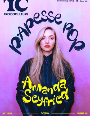 Amanda Seyfried bénit TroisCouleurs et s’offre une papesse pop très chic