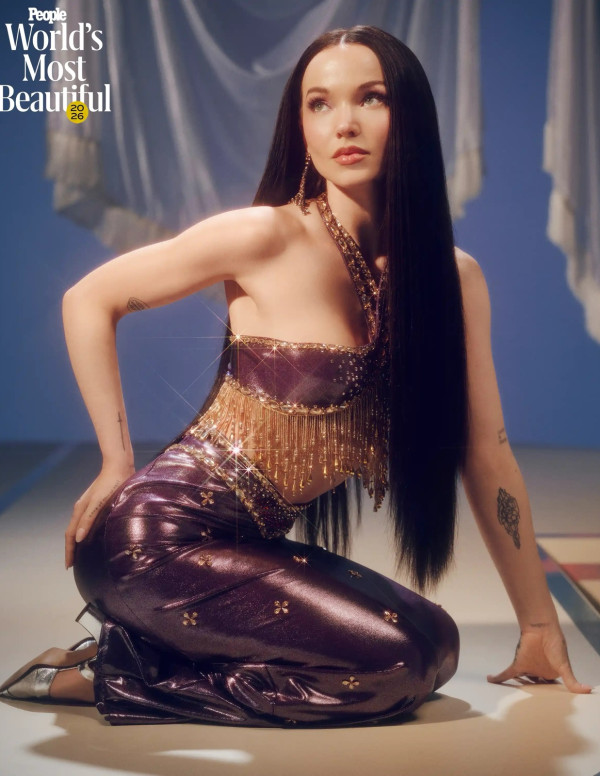 Dove Cameron hypnotise People et transforme la beauté en arme très chic