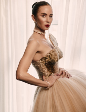 Emily Blunt sort le grand tutu et enterre tout le monde sans crier
