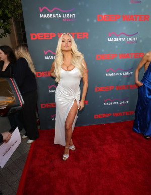photos Lindsey Pelas