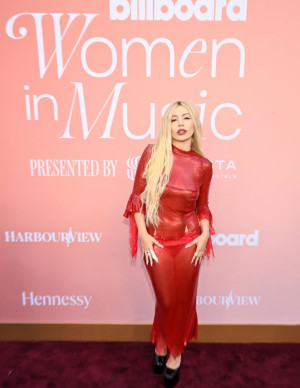 photos Ava Max