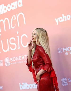 photos Ava Max