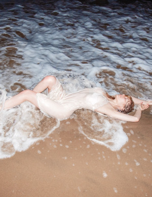 photos Grace Van Dien