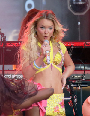 photos Zara Larsson