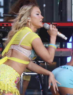 photos Zara Larsson