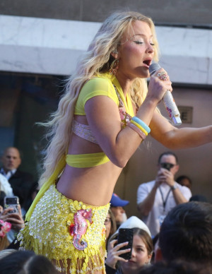 photos Zara Larsson