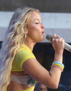 photos Zara Larsson