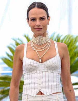 photos Jordana Brewster